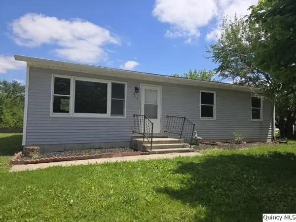 219 S First ST, Carthage, IL 62321