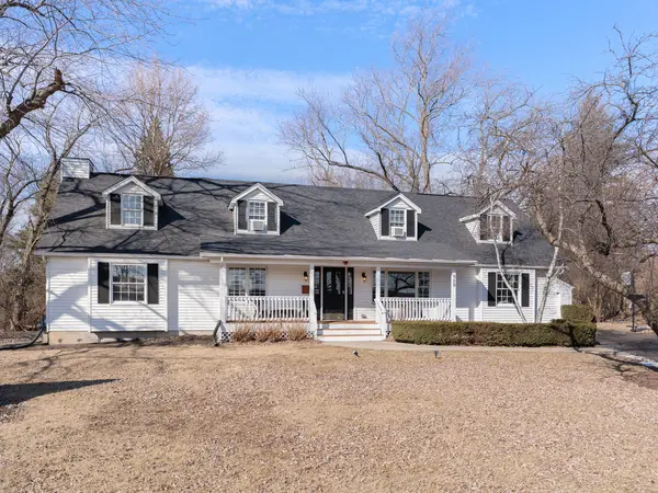 959 W Ogden AVE, Naperville, IL 60563