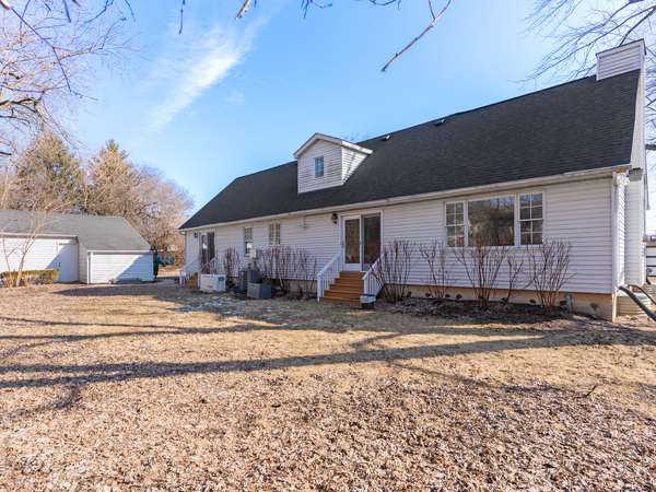 959 W Ogden AVE, Naperville, IL 60563
