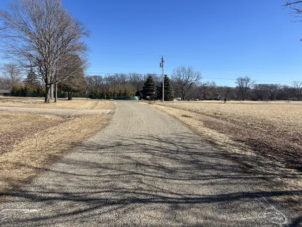 926 Broad Acres LN, Varna, IL 61375