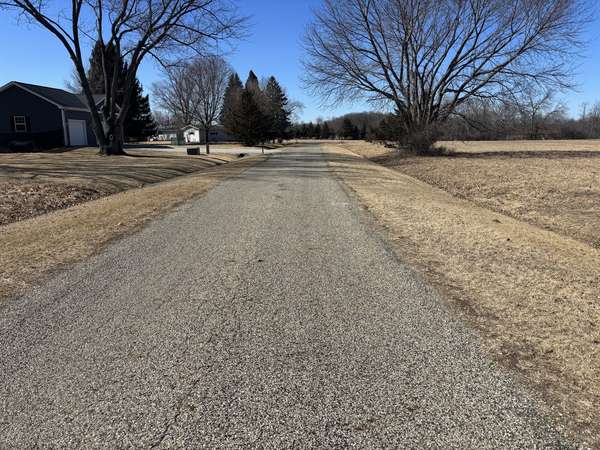 926 Broad Acres LN, Varna, IL 61375