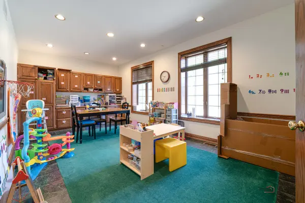 1017/1019 W Park AVE, Libertyville, IL 60048