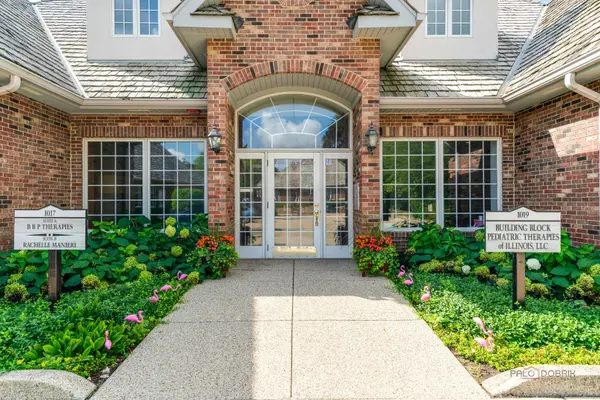1017/1019 W Park AVE, Libertyville, IL 60048