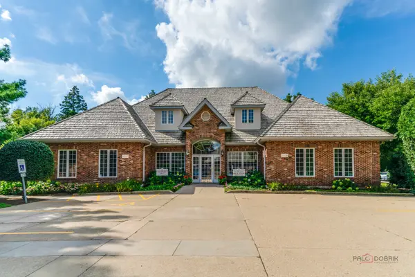 1017/1019 W Park AVE, Libertyville, IL 60048