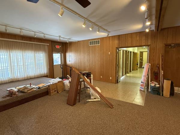 820 Russell RD, Dekalb, IL 60115