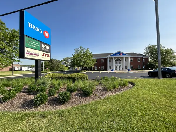 450 E Higgins RD, Elk Grove Village, IL 60007
