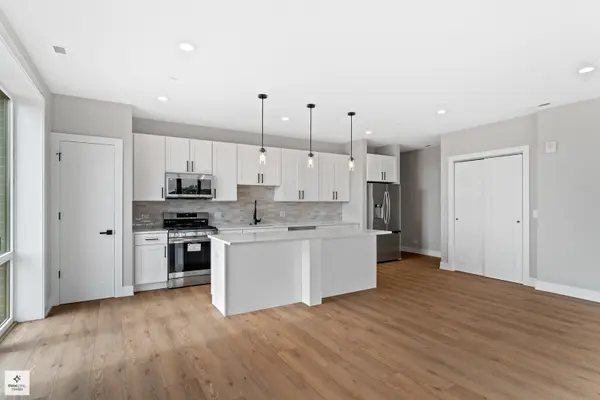 8631 W Grand AVE #4E, River Grove, IL 60171
