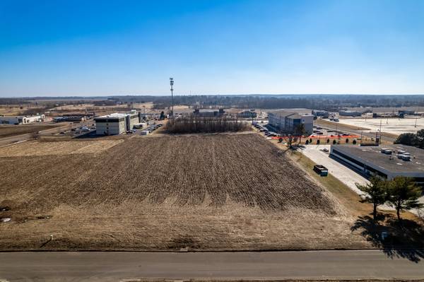 74XX Rock Valley Pkwy, Loves Park, IL 61111