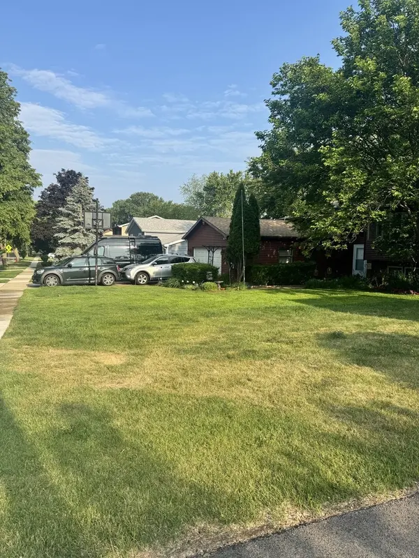 114 W Hawthorne BLVD, Mundelein, IL 60060
