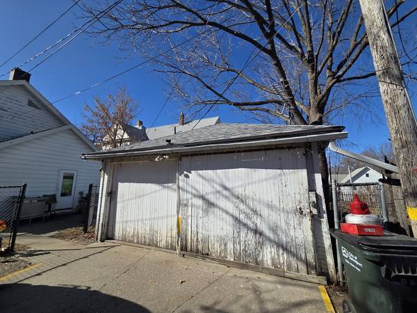 1608 E 12th ST, Davenport, IA 52803