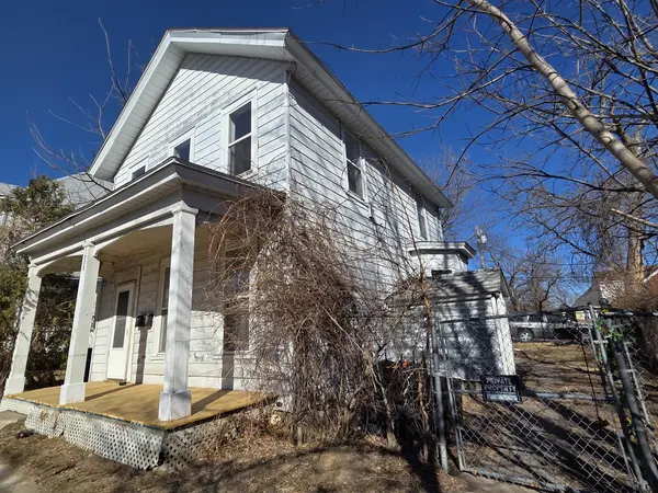 1608 E 12th ST, Davenport, IA 52803