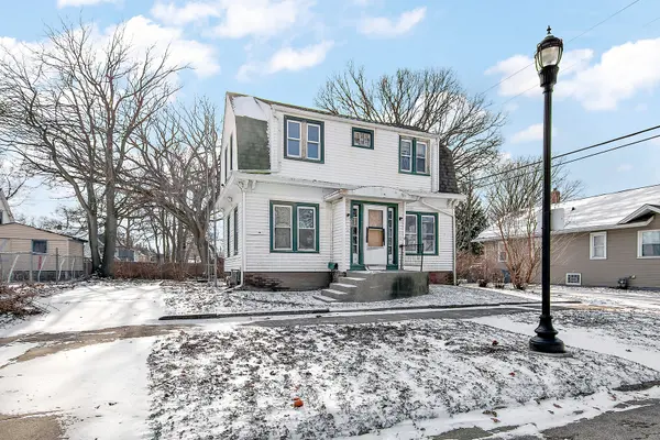 860 E Bourbonnais ST, Kankakee, IL 60901
