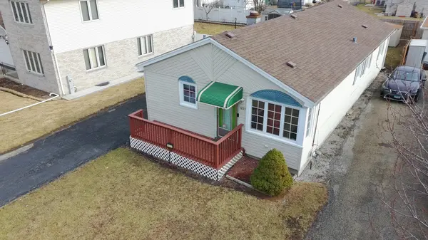 7827 Meade AVE, Burbank, IL 60459
