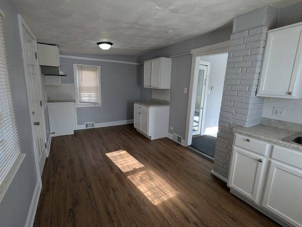 9608 S Wallace ST, Chicago, IL 60628