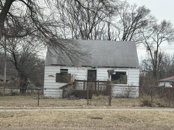 3744 W 137th ST, Robbins, IL 60472