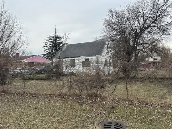3744 W 137th ST, Robbins, IL 60472