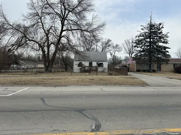 3744 W 137th ST, Robbins, IL 60472