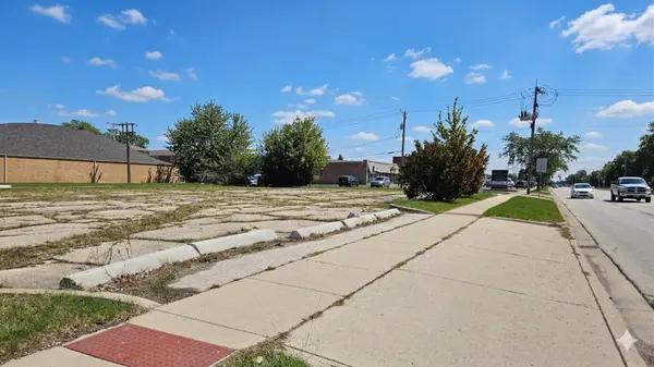 525 S Addison RD, Addison, IL 60101