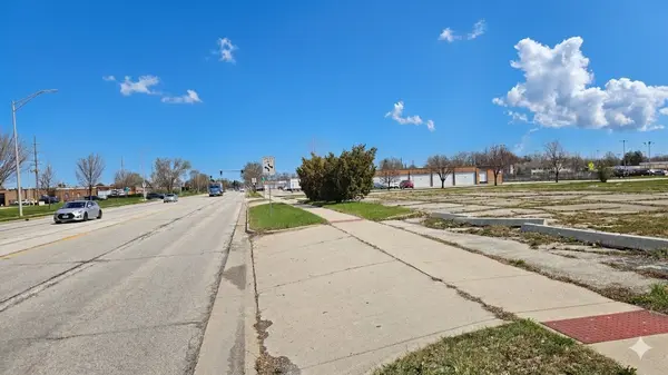 525 S Addison RD, Addison, IL 60101