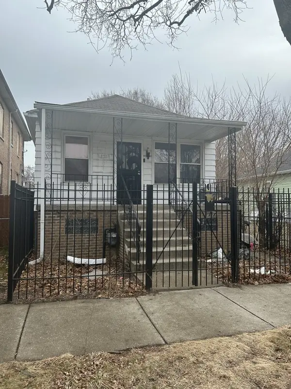 8211 S Saginaw AVE, Chicago, IL 60617