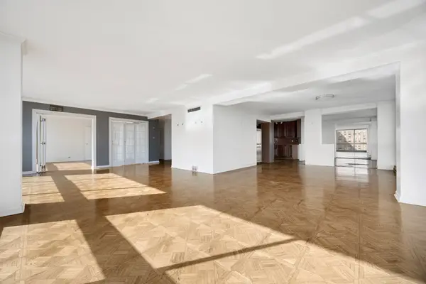 320 W OAKDALE AVE #1301-1302, Chicago, IL 60657