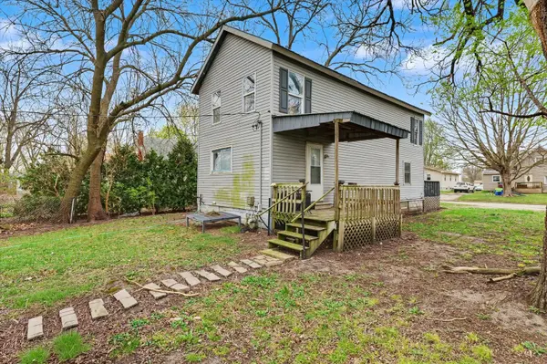 225 E Pine ST, Paxton, IL 60957