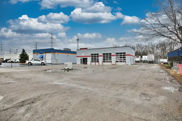 26w287 Saint Charles RD, Carol Stream, IL 60188