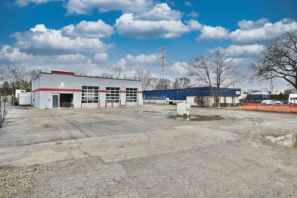 26w287 Saint Charles RD, Carol Stream, IL 60188