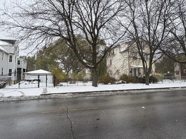 1418 E 76th ST, Chicago, IL 60619