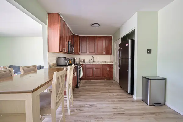 553 N Carroll Pkwy #1D, Glenwood, IL 60425