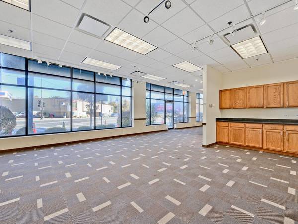 5582 N Lincoln AVE #C2, Chicago, IL 60625