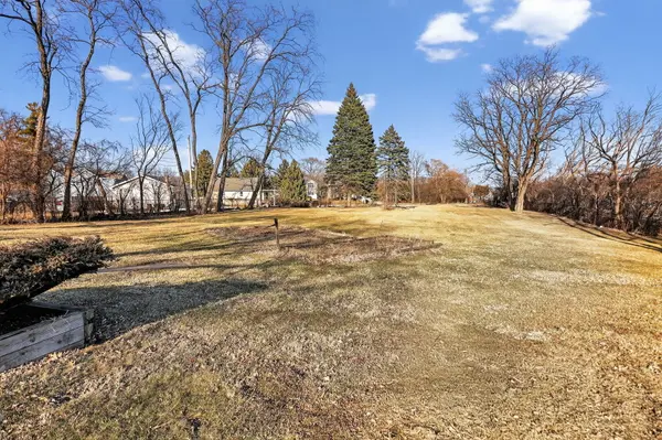 400 Frontage RD, Downers Grove, IL 60516