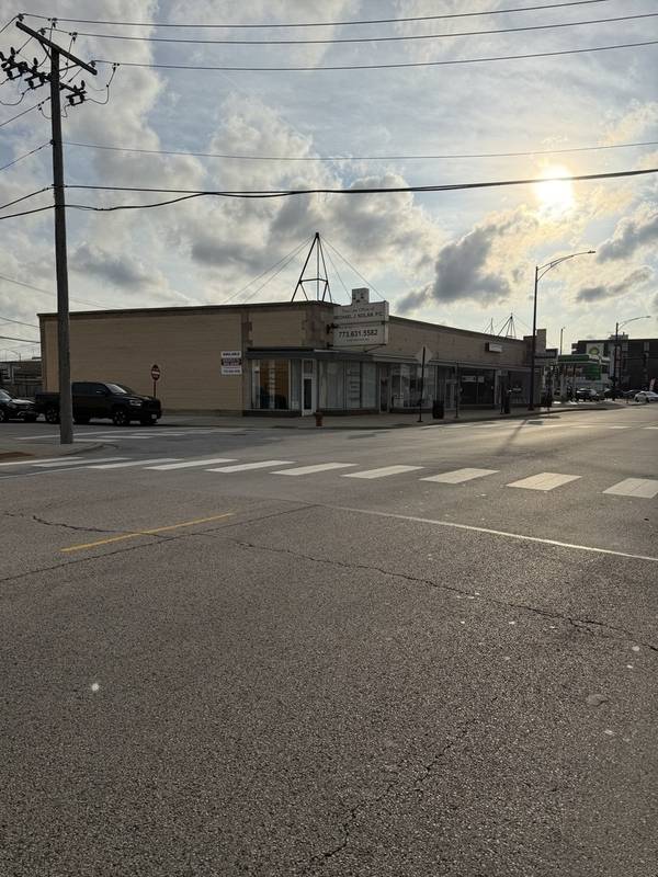 7133-7143 W Higgins AVE, Chicago, IL 60656