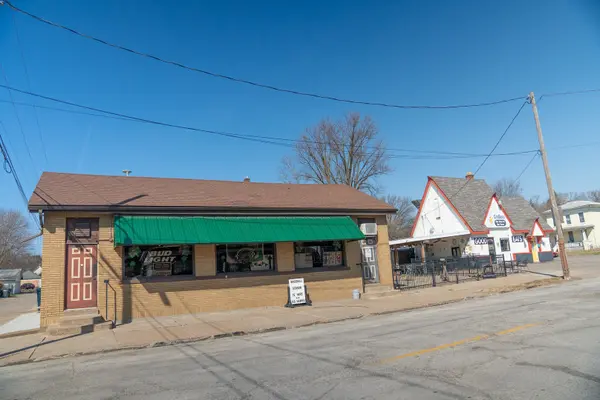 220 N Pine ST, Davenport, IA 52802