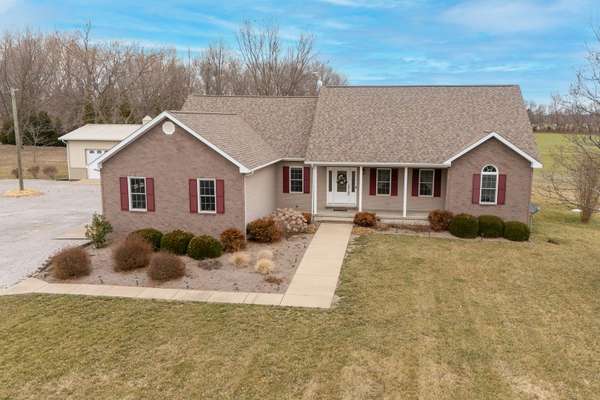 8511 Knox RD, West Frankfort, IL 62896