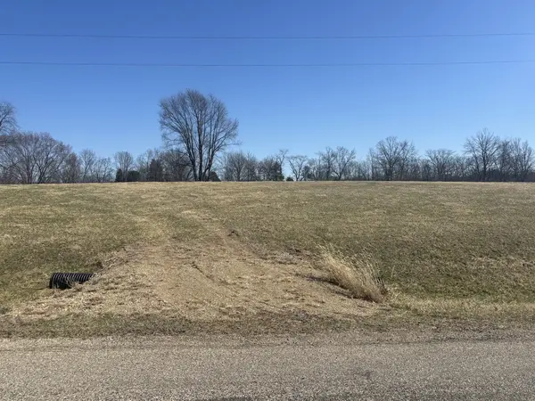 1315/1316 Hidden Valley DR, Varna, IL 61375