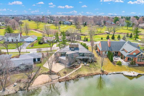 4010 Clubhouse DR, Champaign, IL 61822