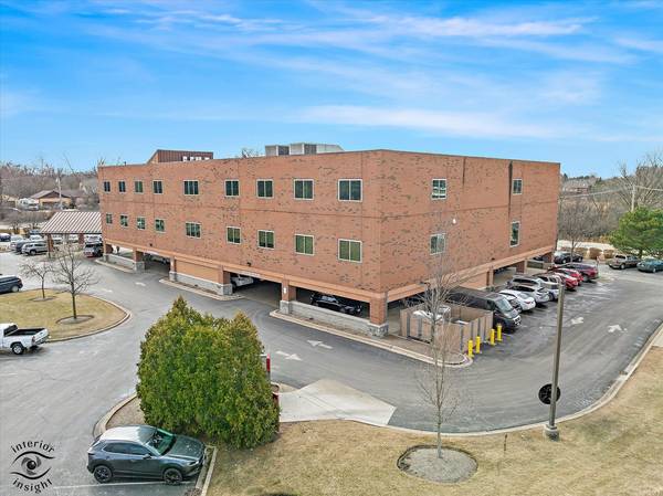 13011 S 104th AVE, Palos Park, IL 60464