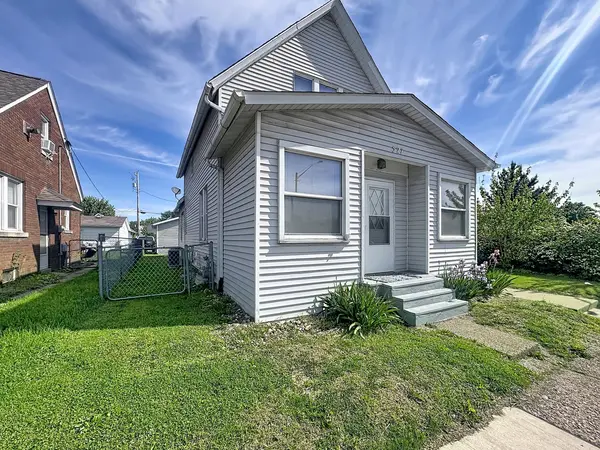 527 19th AVE, Moline, IL 61265