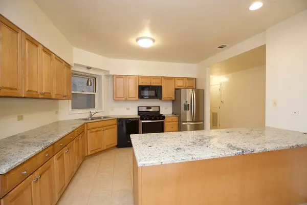 6713 N SHERIDAN RD #2N, Chicago, IL 60626
