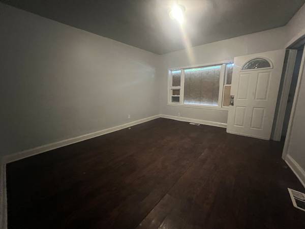 8623 S Manistee AVE, Chicago, IL 60617