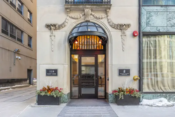 118 E Erie ST #18A, Chicago, IL 60611