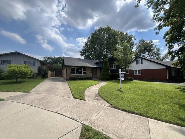 5009 W 101st ST, Oak Lawn, IL 60453