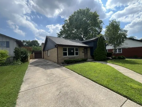 5009 W 101st ST, Oak Lawn, IL 60453