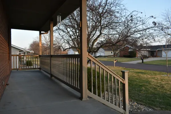 1308 W Carol DR, Roanoke, IL 61561