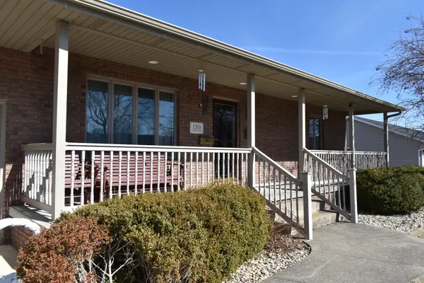 1308 W Carol DR, Roanoke, IL 61561