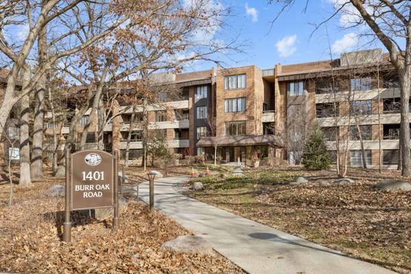 1401 Burr Oak RD #117B, Hinsdale, IL 60521