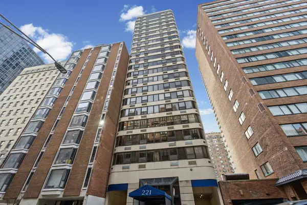 221 E WALTON PL #13C, Chicago, IL 60611