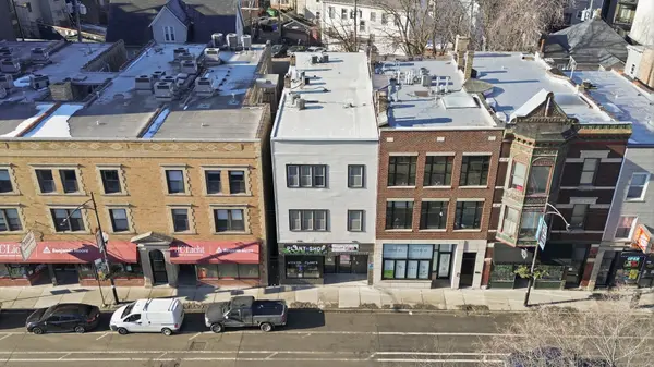 3240 N Clark ST, Chicago, IL 60657