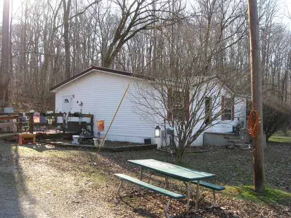 339 Bassett BLVD, Elizabethtown, IL 62931